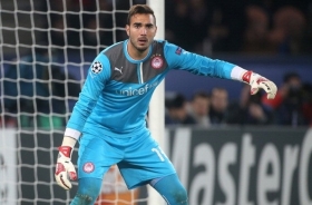 Arsenal launch bid for NEW GOALKEEPER?