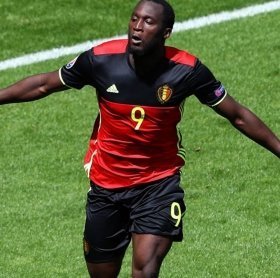 Borussia Dortmund tracking Romelu Lukaku