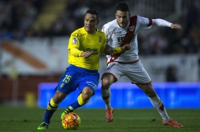 Leicester, Arsenal pursue Las Palmas midfielder