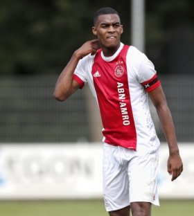 Chelsea monitoring Ajax youngster Ryan Gravenberch