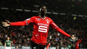 Arsenal hold transfer discussions over Rennes winger?