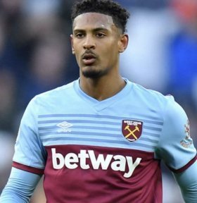 Sebastien Haller joins Ajax from West Ham