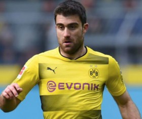 Sokratis Papastathopoulos news