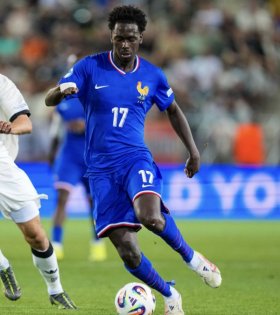 Nottingham Forest and West Ham chasing French under-21 midfielder