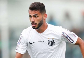 Man Utd join Thiago Maia chase