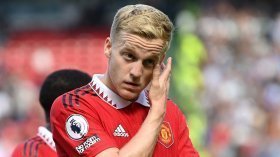 Dutchman could continue at Man Utd until January