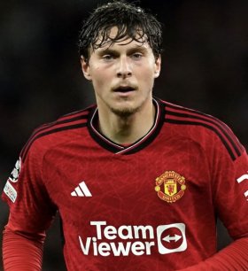 Lindelhof completes deadline day move to Villa