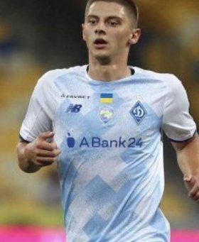 Everton complete transfer for Mykolenko