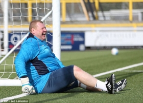 Petition Launched To Reinstate Pie Eating Goalkeeper