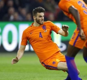 Wesley Hoedt news