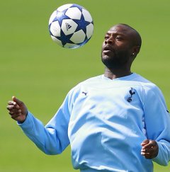 Crystal Palace mulling over free agent William Gallas