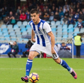 Yuri Berchiche signs for Paris St Germain