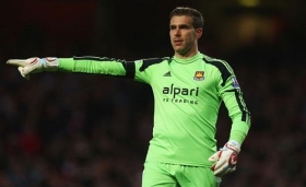 Malaga join chase for West Ham goalkeeper