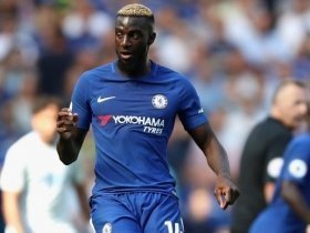 Tiemoue Bakayoko makes Chelsea transfer decision