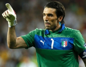 Gianluigi Buffon doubtful for England clash