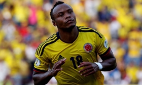 Fiorentina agree Zuniga deal