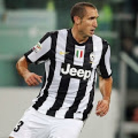 Juventus star squashes Man Utd transfer link