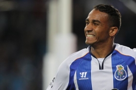 Danilo closing in on Man Utd move?