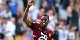 West Ham seal deal for Metz striker