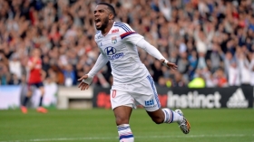 Arsenal €35m Lacazette bid rejected