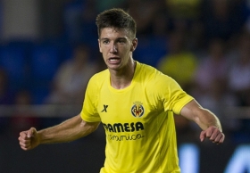 Man Utd join Luciano Vietto race