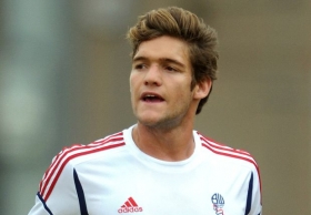 Chelsea in talks for Marcos Alonso