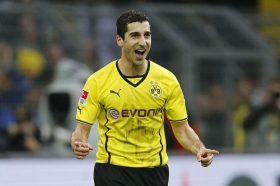 Mkhitaryan undergoing Man Utd medical