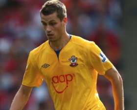 Arsenal in talks with Soton midfielder