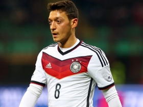 Joachim Low worried by Mesut Ozils form