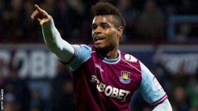 Ricardo Vaz Te signs new deal at West Ham United