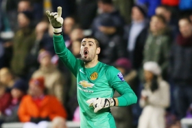 Victor Valdes open to Premier League stay