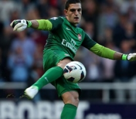 Former Gunner Vito Mannone dismisses Man Utd link