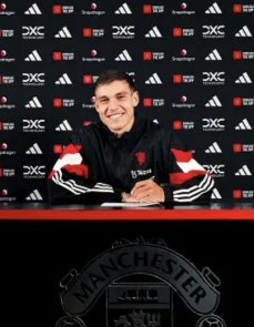 Manuel Ugarte signs for Manchester United