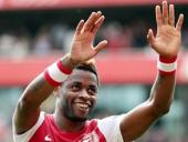 Song calls for Arsenal team spirit