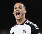 Liverpool open talks with Fulham for Antonee Robinson