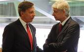 Kroenke supports Arsenal boss