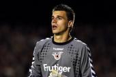 Tottenham consider Eldin Jakupovic move