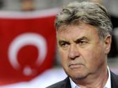 Hamburg want Hiddink as coach