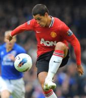 Man Utd star Chicharito out for a month