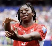 Johan Manzambi on Newcastle and Aston Villa radar