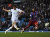 Bolton step up Jonny Howson interest