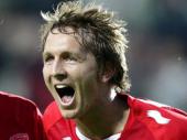 Liverpool target Luuk de Jong eyes England move