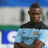 Balotelli sets house on fire