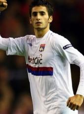 Arsenal tracking Maxime Gonalons