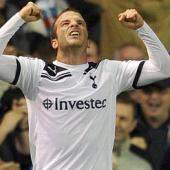 van der Vaart eyes Tottenham stay