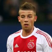 Ajax boss De Boer hints at Alderweireld departure