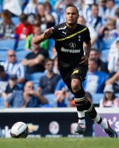Younes Kaboul to quit Tottenham