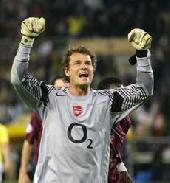 Wenger wants Lehmann stay