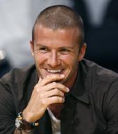 Beckham completes Milan move
