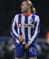 Voronin quits Liverpool for Dinamo